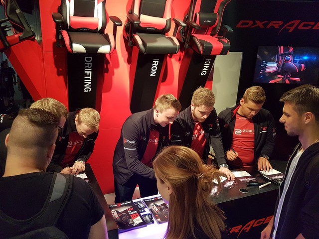 DXRacer現(xiàn)身德國(guó)Gamescome2106游戲展