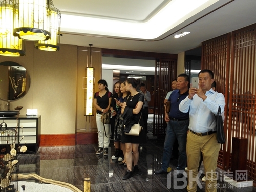 心海伽藍(lán)展廳全新亮相，迎經(jīng)銷(xiāo)商考察團(tuán)首批參觀(guān)